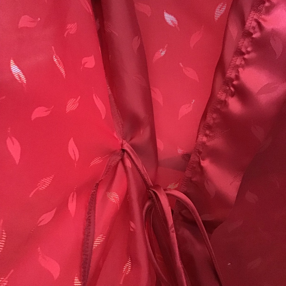 Red satin kimono, red robe with black piping, Size Large, L - Picture 2 of 8